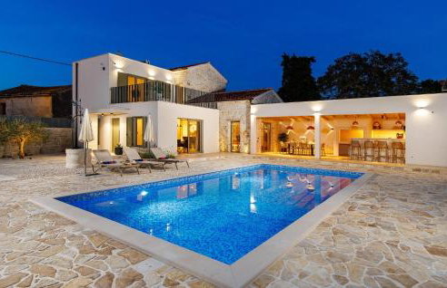 Awesome Home In Kanfanar - Foto 2