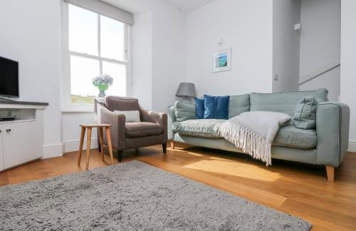 The Upper Deck - Photo 4