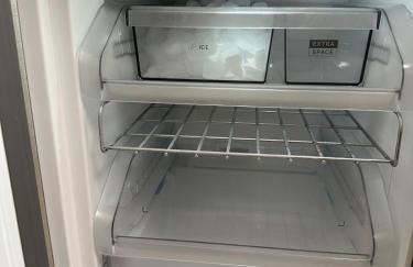 The Blue House- Backyard, grill, pets welcome - Foto 27