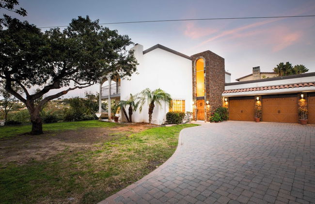 Villa Valencia by Avantstay Entertainers Dream w/ Outdoor Kitchen, Spa & Views - Foto 34