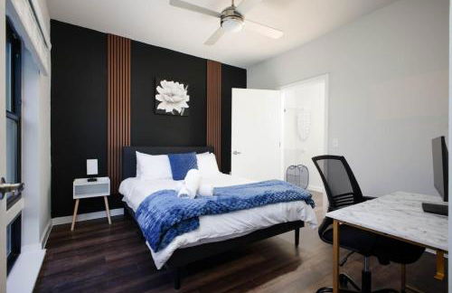 Modern 2BR Getaway-w Parkng, Near Rvrwlk&Conv Ctr - Foto 59