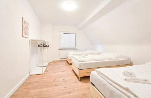 Tolstov Apartments - Monteurwohnung mit 3 Zimmern - Dachgeschoss - Parkplatz - Photo 6
