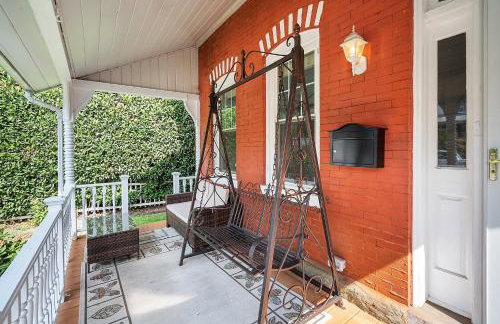 Main Line Manor 3BR with King Beds & Patio & Backyard - Foto 26