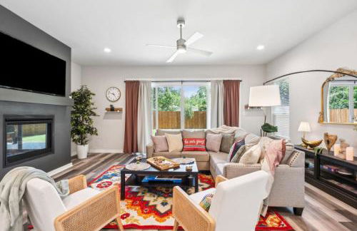 Joyous 3BD House in the heart of Fort Worth - Photo 1