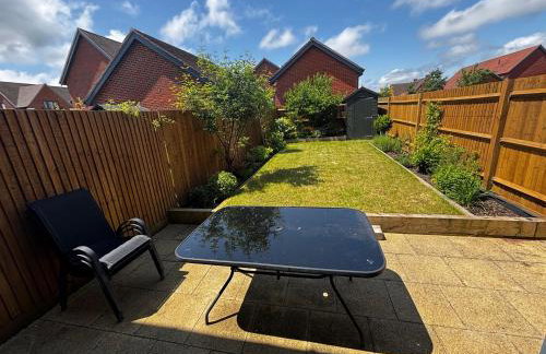Bensons Hill - Stylish 2-Bed Home with Garden & Parking - Foto 22
