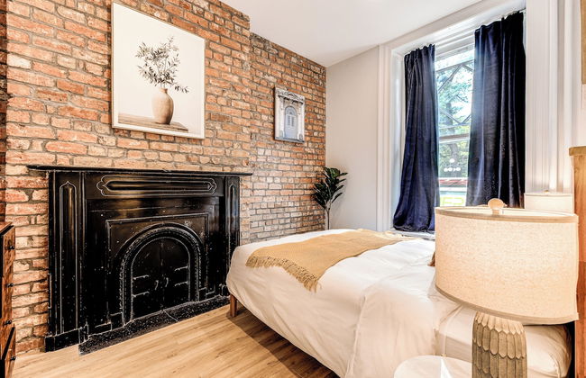 Historic Two Bedroom Facing Parliament - Photo 5