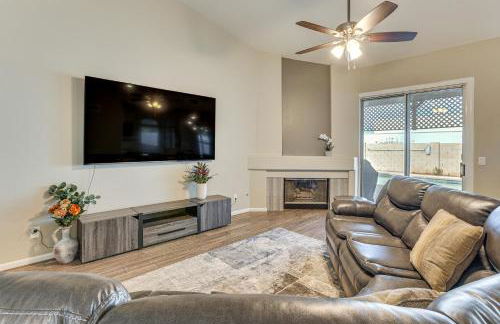 Game Room and Backyard Oasis Avondale Group Getaway - Foto 14