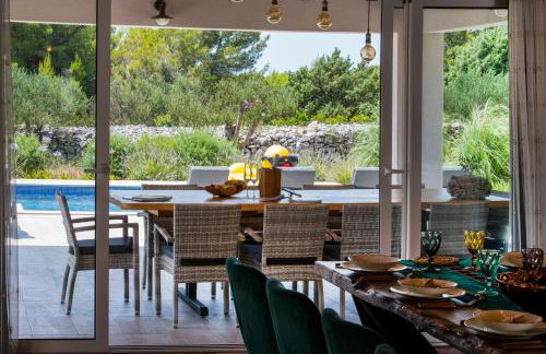 Luxury Villa Nature with heated private pool, sauna & fire pit, a short walk to the beach - Photo 52