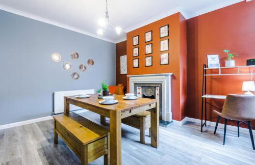 Spacious Modern Chester Home - Great Location - Photo 58