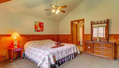 Cozy and Secluded Cabin with a Fireplace in the Poconos Mountains of Pennsylvania - Foto 4