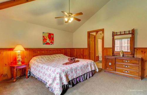 Cozy and Secluded Cabin with a Fireplace in the Poconos Mountains of Pennsylvania - Foto 4