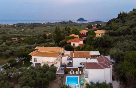 Maridenia Villa - Family Escape with Private Pool, by ZanteWize - Foto 3