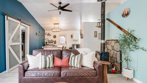 Family Home with Game Room, 1 Mi to Lake Cascade! - Foto 5