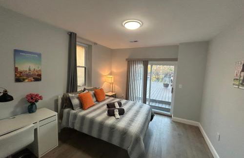 Cozy 2-3 Bedroom Apartment in Center City! - Foto 2