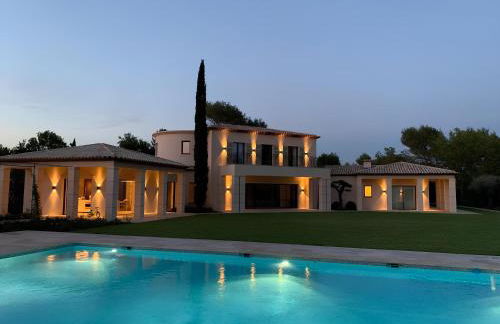 Villa Qalaisie - Luxury Villa for 16 on Terre Blanche Golf Estate - Foto 16