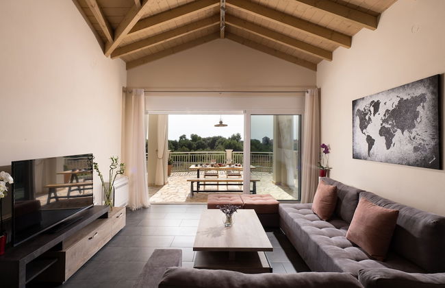 Ionian Mansion - Photo 24