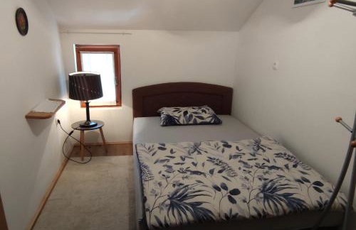 Family-friendly apartments with swimming pool Plaski, Velebit - 20466 - Foto 11