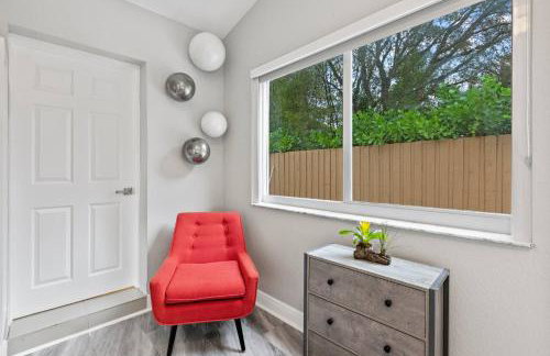 Charming Hideaway Near Beach, Nightlife & Shops - Foto 2