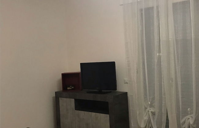 Emilio's House Located in a Quite and Residential Area - Photo 2