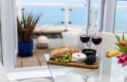 NEW! Stunning 2 Bed Beach Front Penthouse Apartment - Topaz, Compass Point - Foto 43