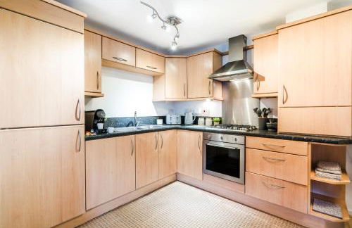 2BR Modern Flat With Free Parking - Foto 7