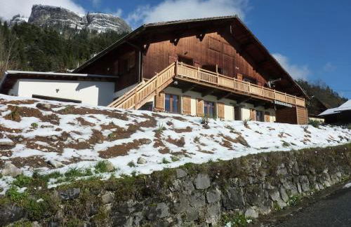 Premier étage d'une ferme rénovée - Foto 2