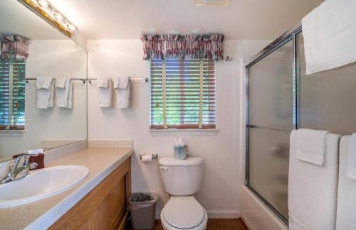 Luxury Cottage with Furnished Deck in Trinity, California - Foto 11