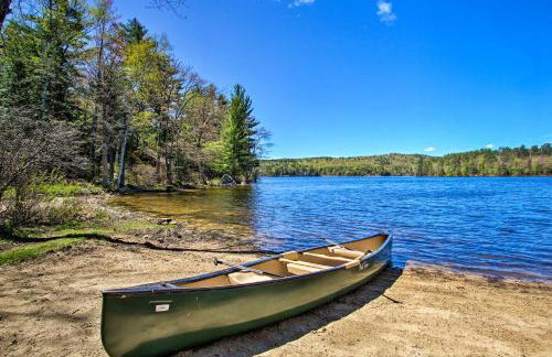 Lakefront Meredith Home: Private Beach & Fire Pit! - Foto 2