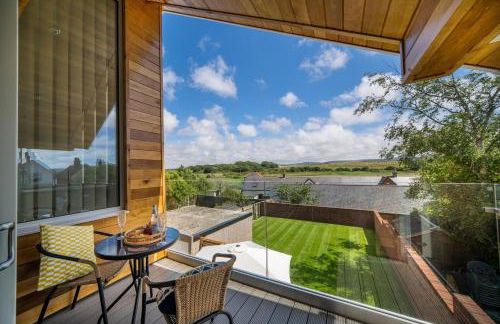 Mallard House - Photo 1