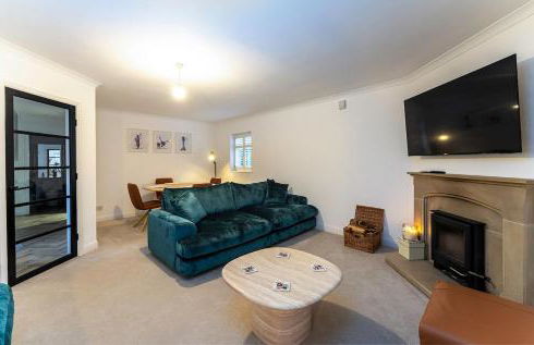 Two-Bedroom House in Beverley Centre with Parking - Foto 10