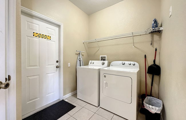 This Amazing 6 Bedroom Property With a Lake View - Foto 39