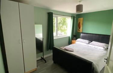 Stunning 3 Bed Riverside Cabin in Snowdonia - Photo 17