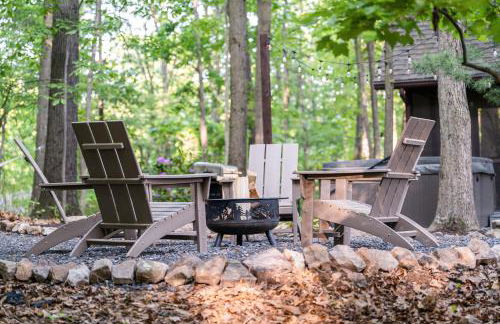 Modern Cabin w/Hot Tub & Fire Pit! - Foto 3