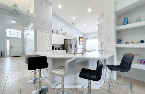 Beach Theme Vacation Pool Spa Home Mins to Disney - Foto 26