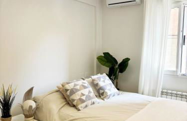 Rastro, Plaza Mayor and Madrid Río - Photo 28