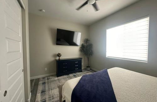 Beautiful New construction home - New Pool & Spa! - Foto 60