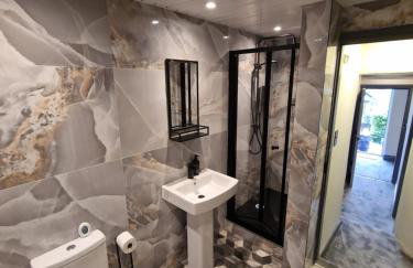 Townhouse - 6 Bed Hot Tub House - Photo 35