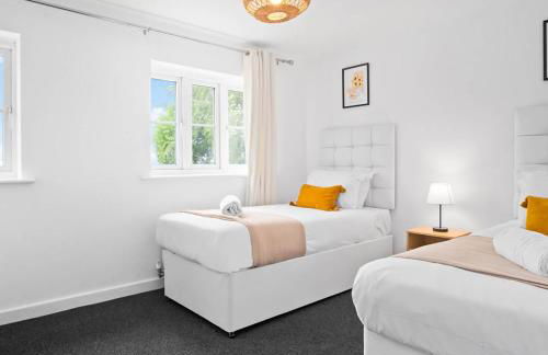 Modern Two Bed House - Garden - Parking - Smart TV - 2GMS - Foto 3