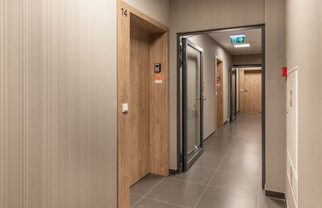 Jantaris Apartments by Renters - Photo 2