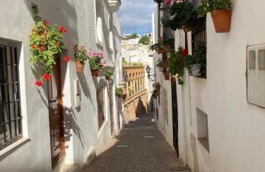 2 Bedroom Apartment with Sea Views - Foto 15