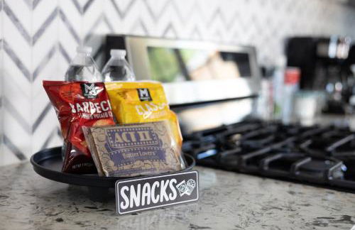 Coastal Home Near UCSB & Airport, Hot Tub, King Beds, Fast Wifi, Sleeps 6 - Foto 3