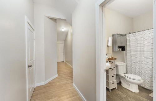 Stockyards- 4min Pet Friendly 3BR Luxe Gem - Foto 46