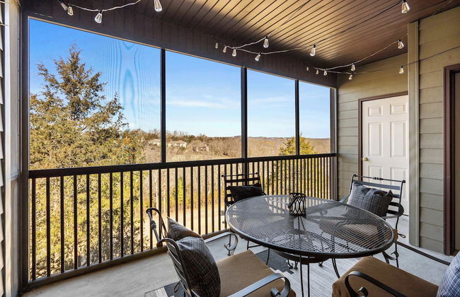 T Time Getaway - Overlooking Golf Views! - Photo 27