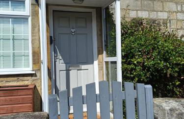 3 Bed Countryside Cottage in Harrogate with free parking and strong wifi - Photo 36