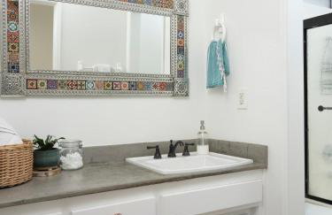 Baywood Casita- kids, dogs, hot tub - Foto 8