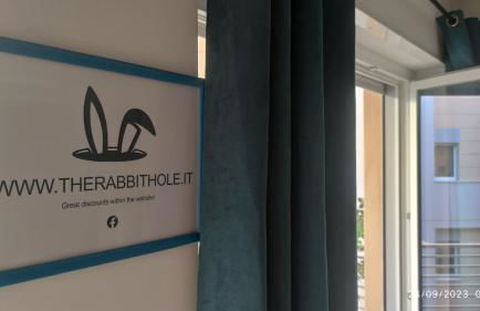 The Rabbit Hole - Photo 4