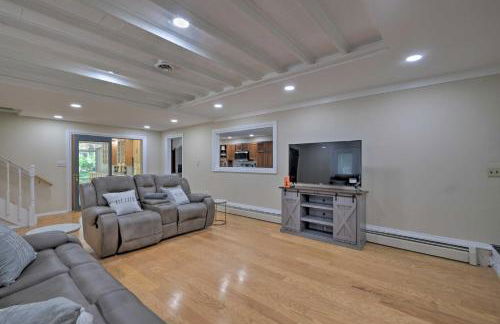Coastal Edgewater Home with Private Hot Tub! - Foto 6