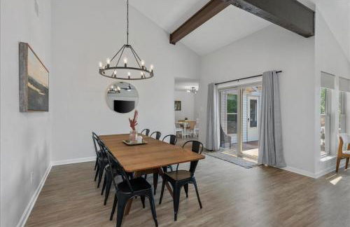 Creekview Cottage- Events, Hot Tub, Gameroom - Foto 7