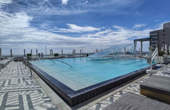 W Residences 2 Bedroom Suite 2 Condo by RedAwning - Photo 24