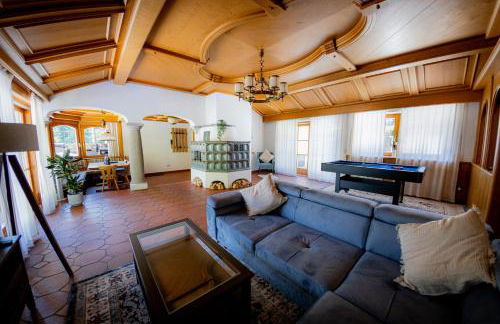 C4S COME4STAY - Alpenblick Watzmann-Kehlstein - TOP Lage im Berchtesgadener Land I bis zu 10 Personen I große Terrasse mit Blick auf die Berge I Smart TV I Billiard I WLAN I kostenloser Parkplatz - Foto 5